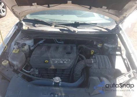 2014 Chrysler 200 Lx z USA, uszkodzony, nr VIN 1C3CCBAB2EN142008